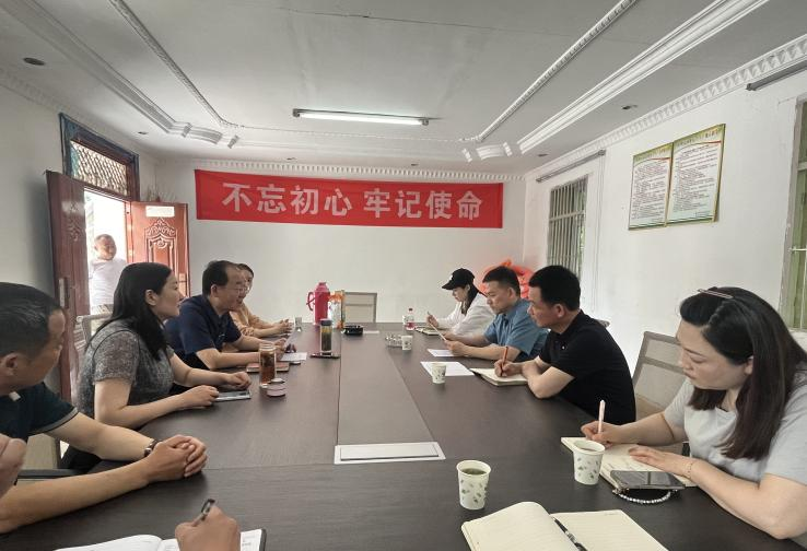 市文旅集團(tuán)黨委副書(shū)記、總經(jīng)理張何何深入新劃轉(zhuǎn)公司調(diào)研